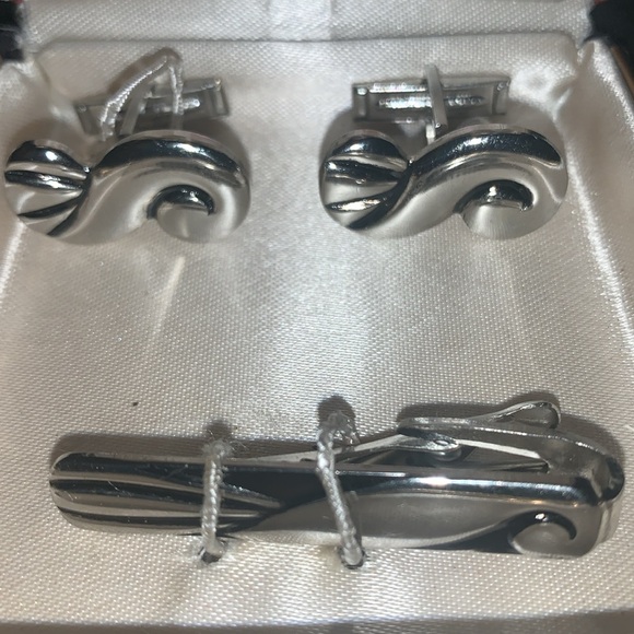 Original Vintage Deluxe Silver Swirl Cufflinks and m/ Tie Clip by Gentry in box - Picture 2 of 5
